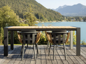 Стул для сада с подлокотниками из алюминия и тика