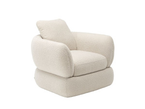 Тканевое кресло с подлокотниками