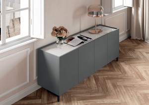 Деревянный шкаф