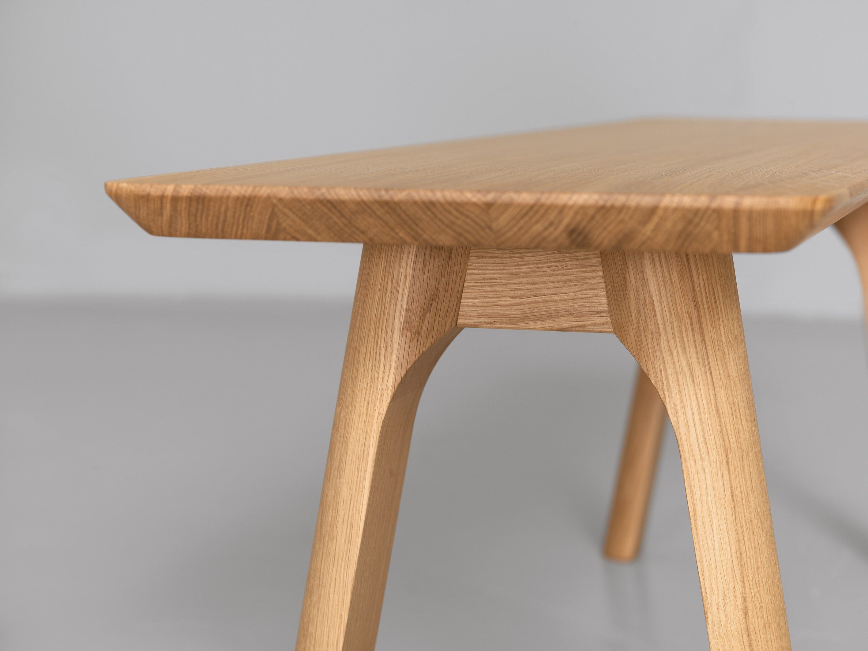 Мягкая скамейка из массива дерева ZEITRAUM ARCH-00135344 - Вид №6