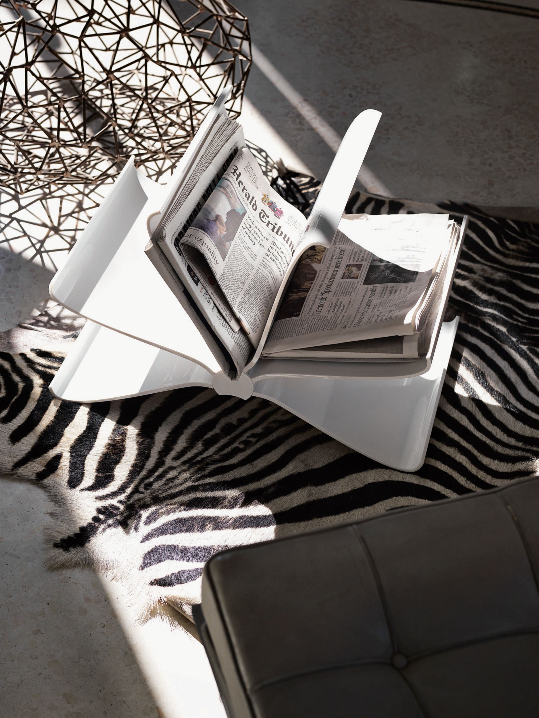 Стойка для журналов из поликарбоната Kartell FRONT PAGE ARCH-00103167 - Вид №1