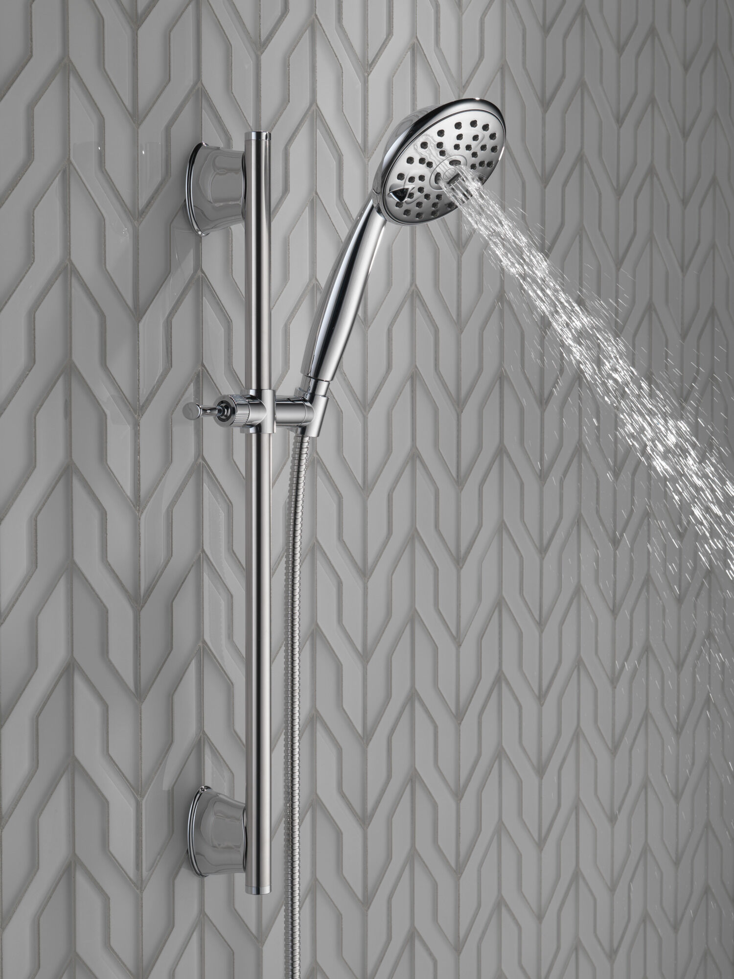 Ручной душ с настенной штангой с 3 настройками Delta Faucet 75806 - Вид №3