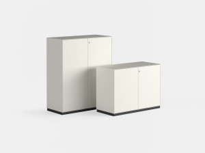 Окрашенный металлический офисный шкаф с распашными дверями