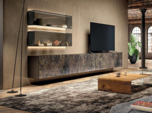 Оборудованная стеклянная стена с подставкой для телевизора