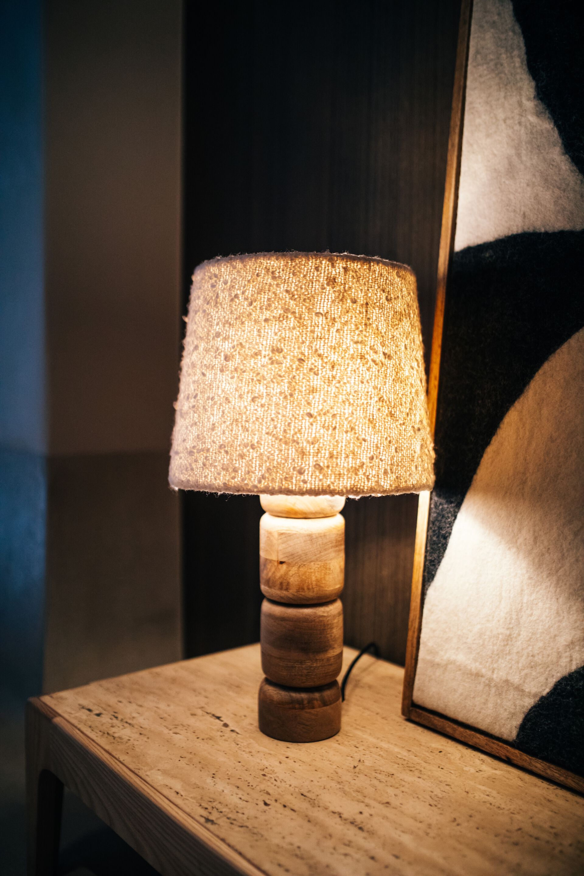 Низкий прямоугольный журнальный столик из акации и травертина POMAX LIVORNO ARCH-00008819 - Вид №3