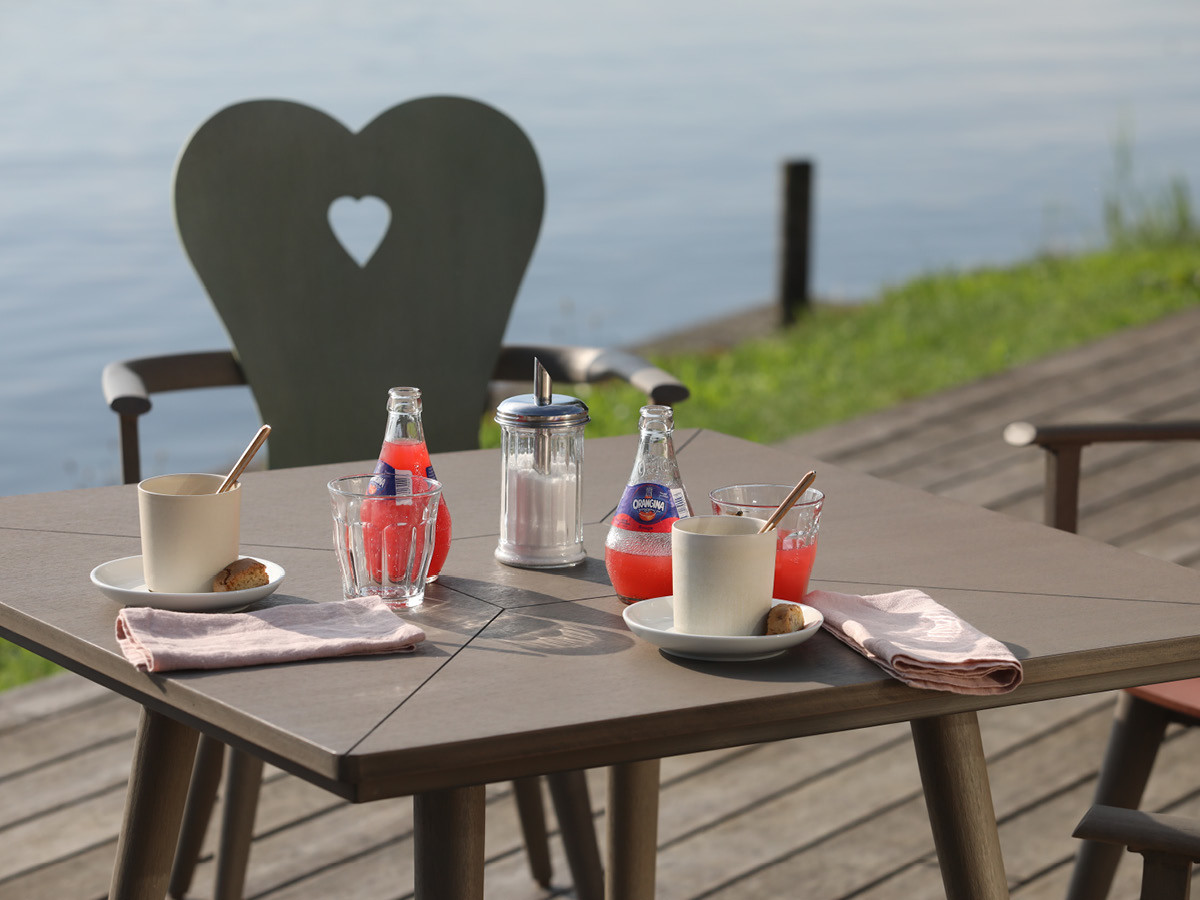 72.00.0536 Стол Alpenblick 90 x 90 старый серый Mbm  - Вид №1