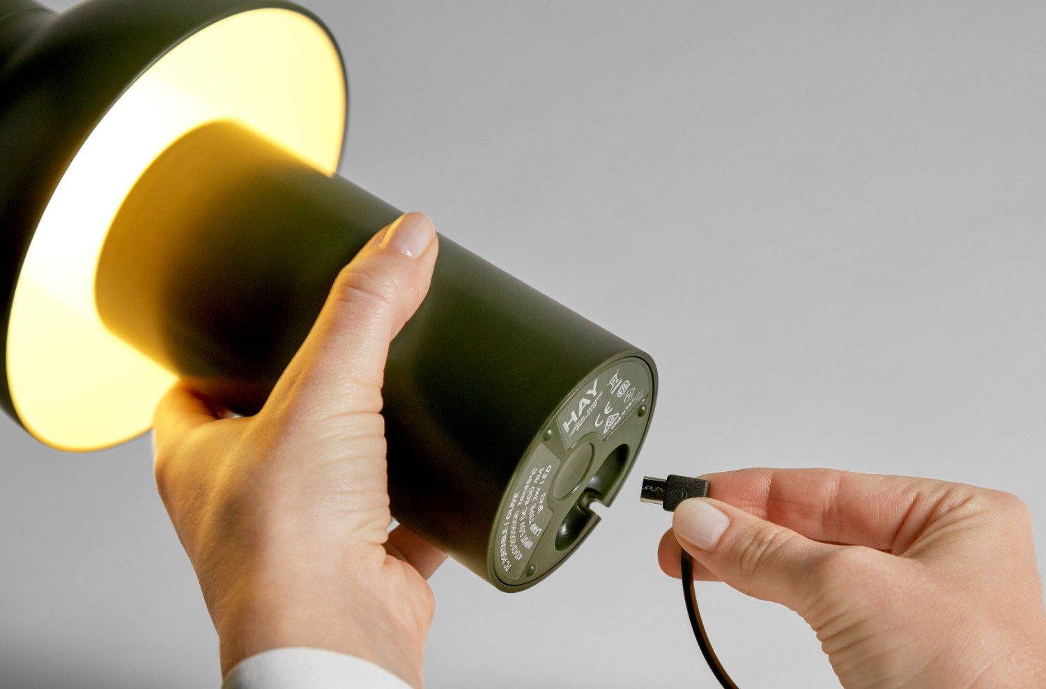 Светодиодная настольная лампа с батарейным питанием In Stock Hay ARCH-00015895