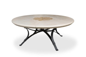 Каменный садовый стол