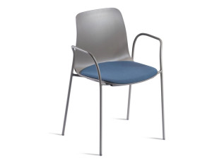 Стул из инженерного пластика с подлокотниками и встроенной подушкой