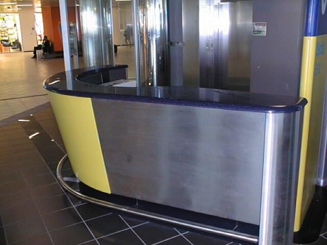 Ondulina Design Стойка администратора из Corian® sun-id-1378750 - Вид №2