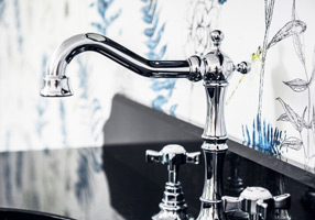 Gentry Home Смеситель для раковины Style на три отверстия с всплывающей пастой Ascot Темный никель GH102105  - Вид №1