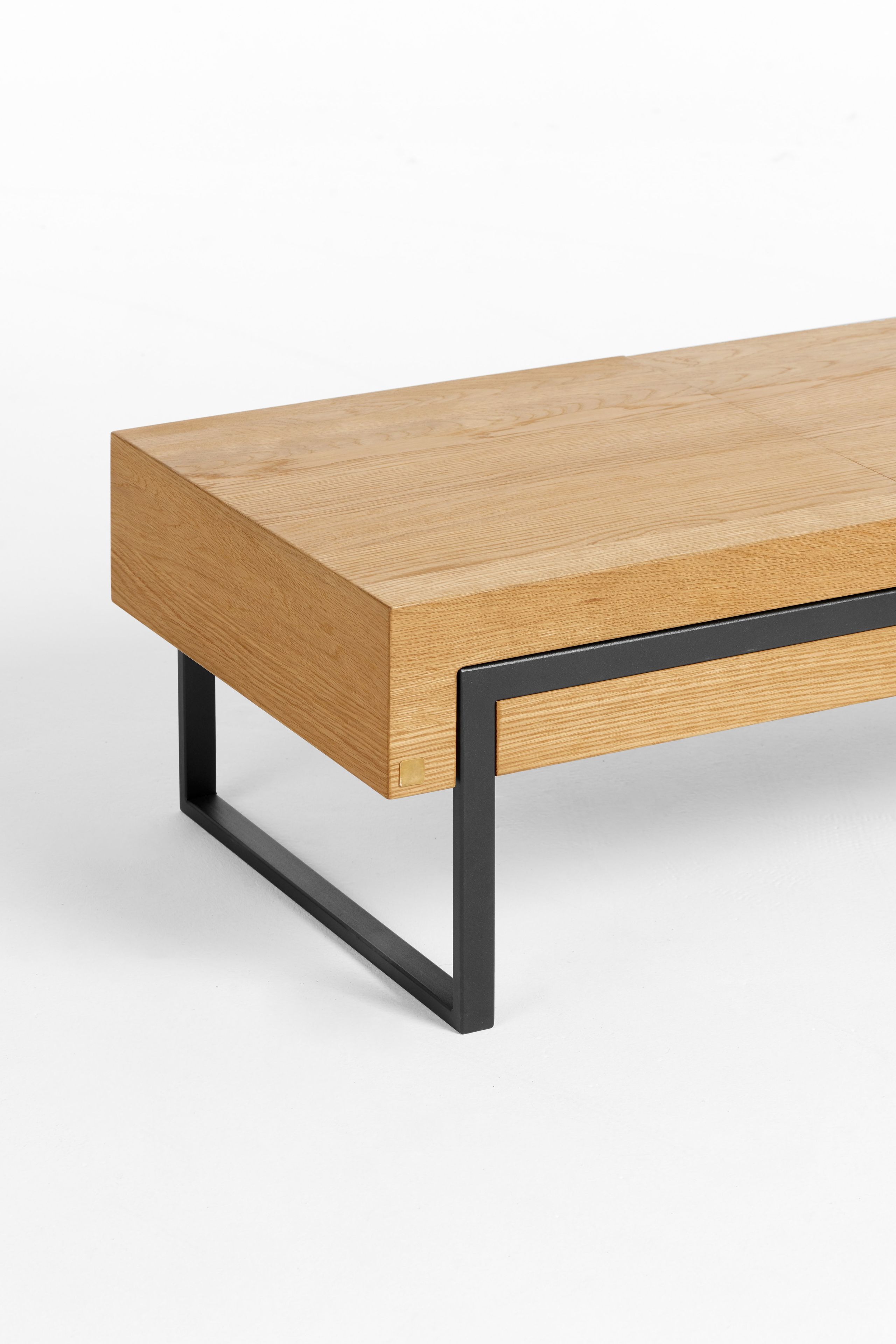 Журнальный столик из массива дерева с отсеком для хранения Milla & Milli офсетная ARCH-00147250 - Вид №17