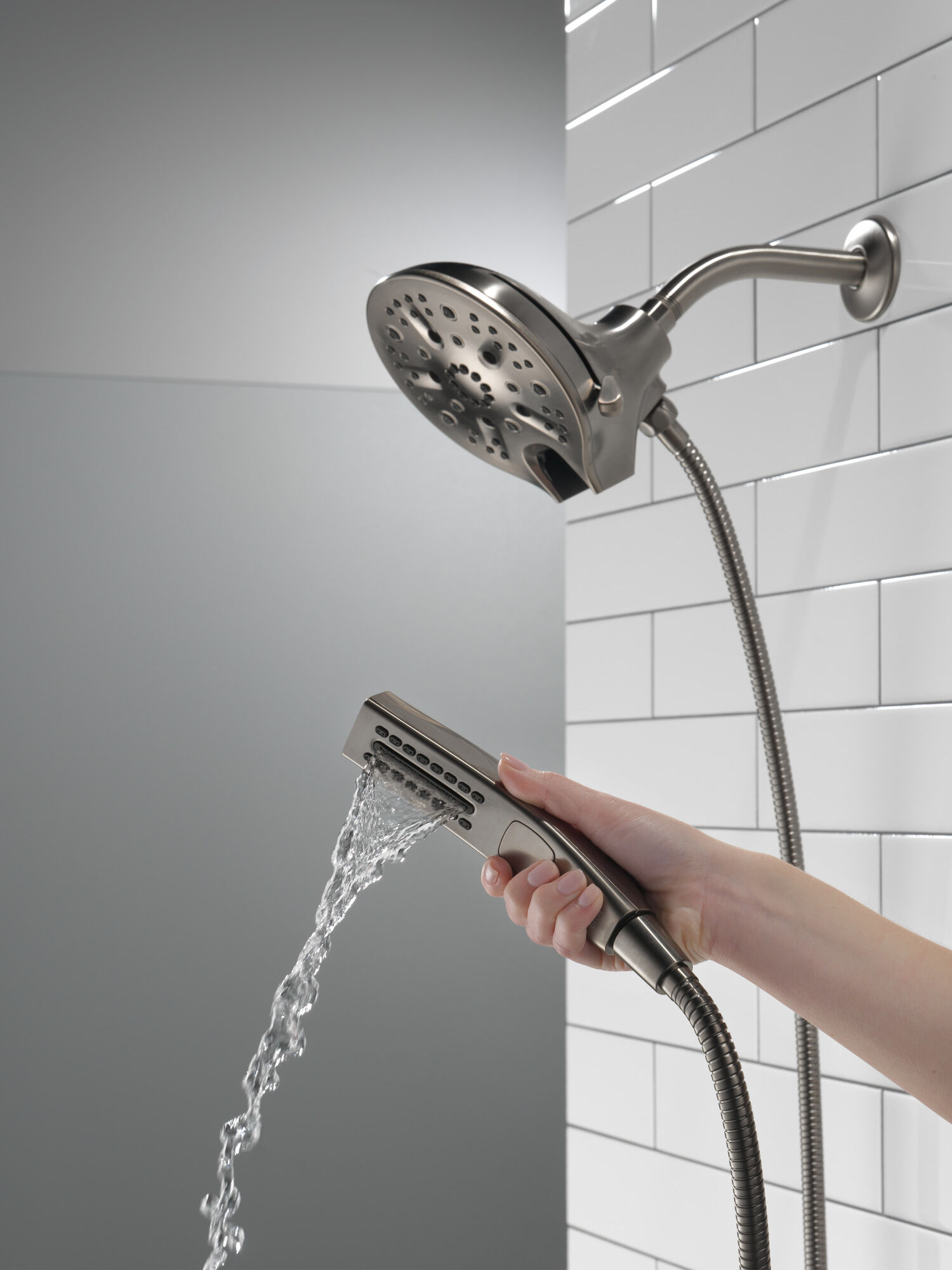 58620-KS25-PK In2ition® H2Okinetic® Душ два в одном с 5 настройками Delta Faucet Universal Showering Черный нержавеющий  - Вид №9