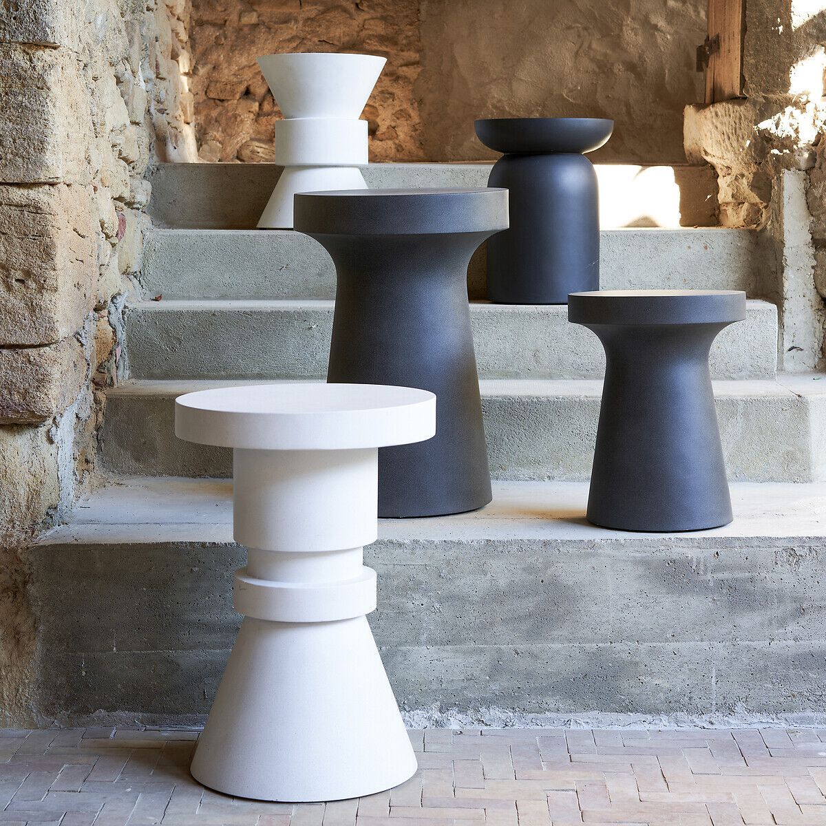 Высокий круглый каменный садовый столик AMPM Jairo ARCH-00105961 - Вид №2