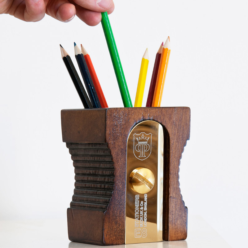 SK PENCILPOT3 Органайзер для рабочего стола sharpener темное дерево Suck UK  - Вид №3