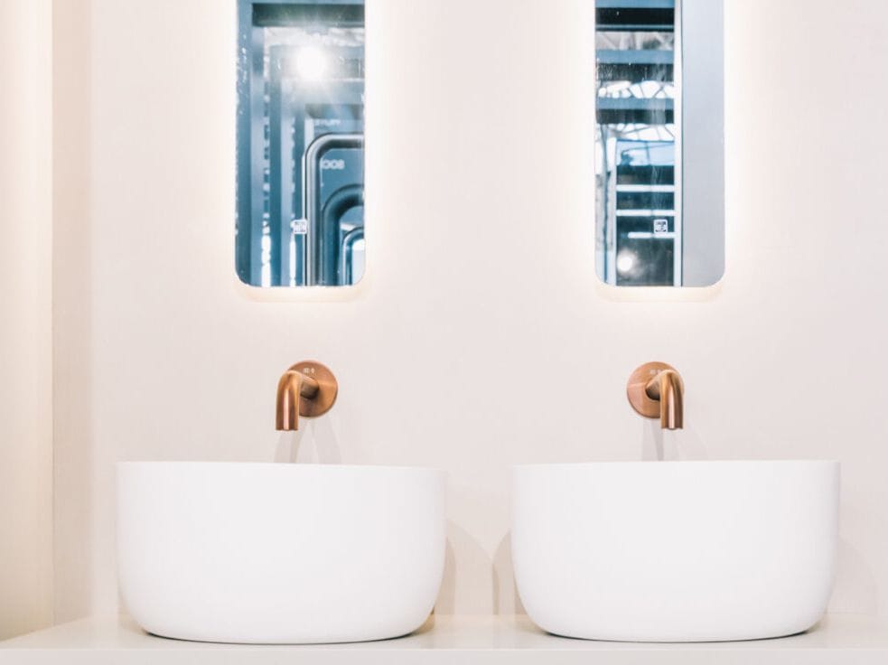 Прямоугольное зеркало со встроенным освещением для ванной комнаты JEE-O Slimline ARCH-00103811 - Вид №1