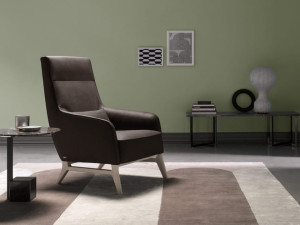 Кожаное кресло