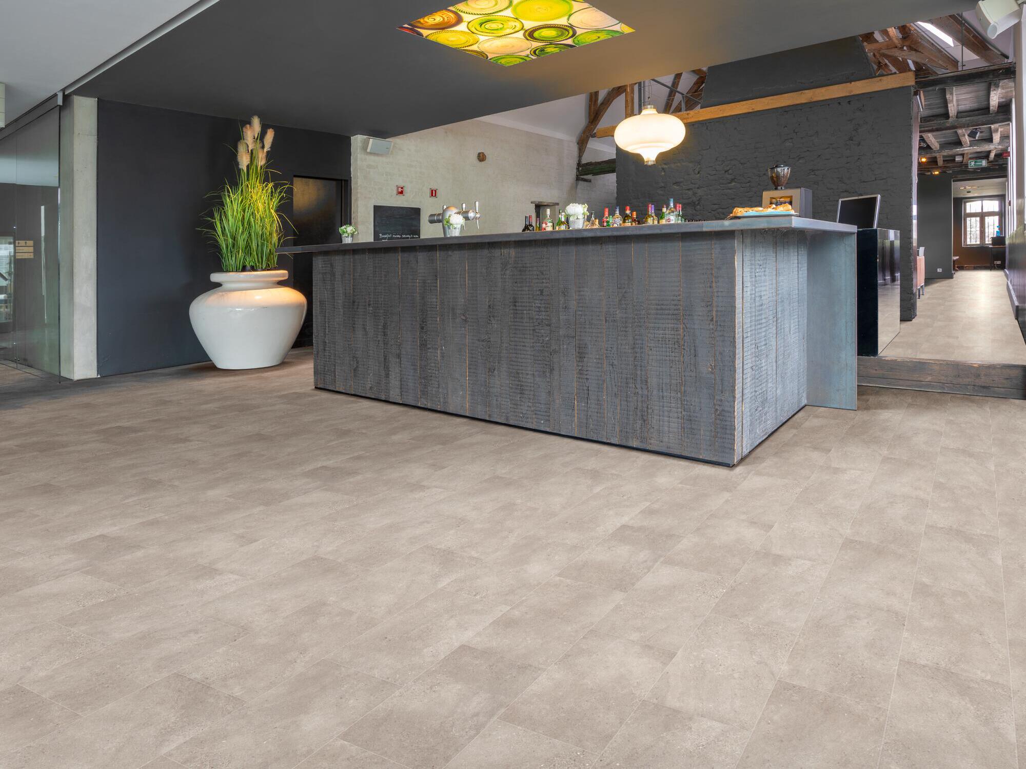 Нескользящий виниловый пол с эффектом камня BEAUFLOR Blacktex ARCH-00015360