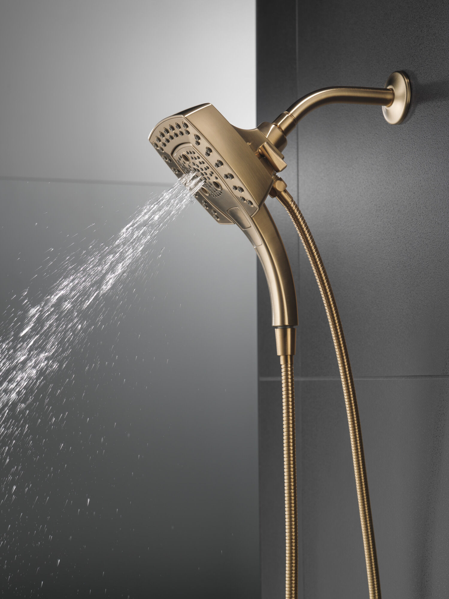 58474-CZ25 H2Okinetic® In2ition® Душ два в одном с 5 настройками Delta Faucet Universal Showering Шампанское бронза  - Вид №1