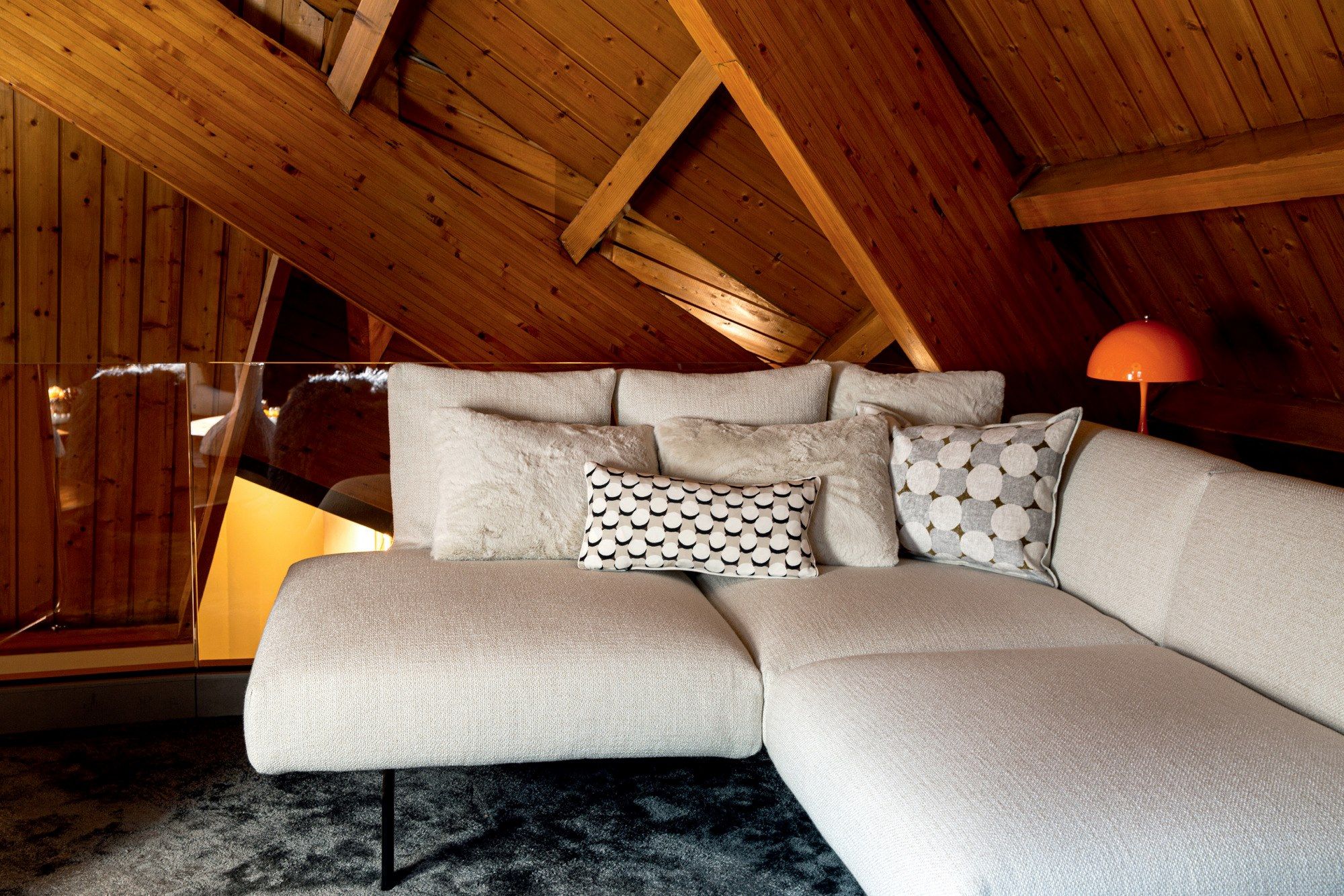 Прямоугольная шелковая подушка с геометрическим рисунком Élitis TWIST ARCH-00130599 - Вид №7