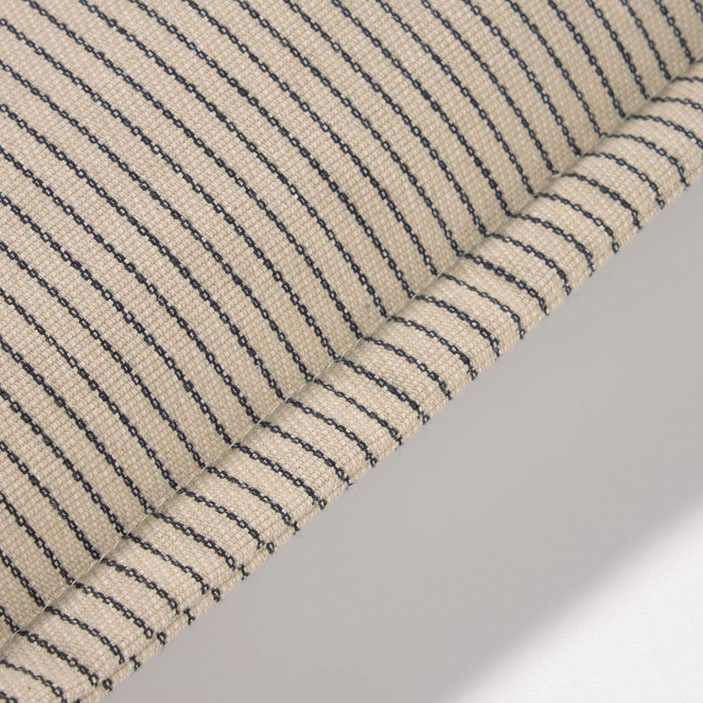 101826 Чехол для подушки с белыми и коричневыми полосами 45 x 45 см La Forma Aleria 