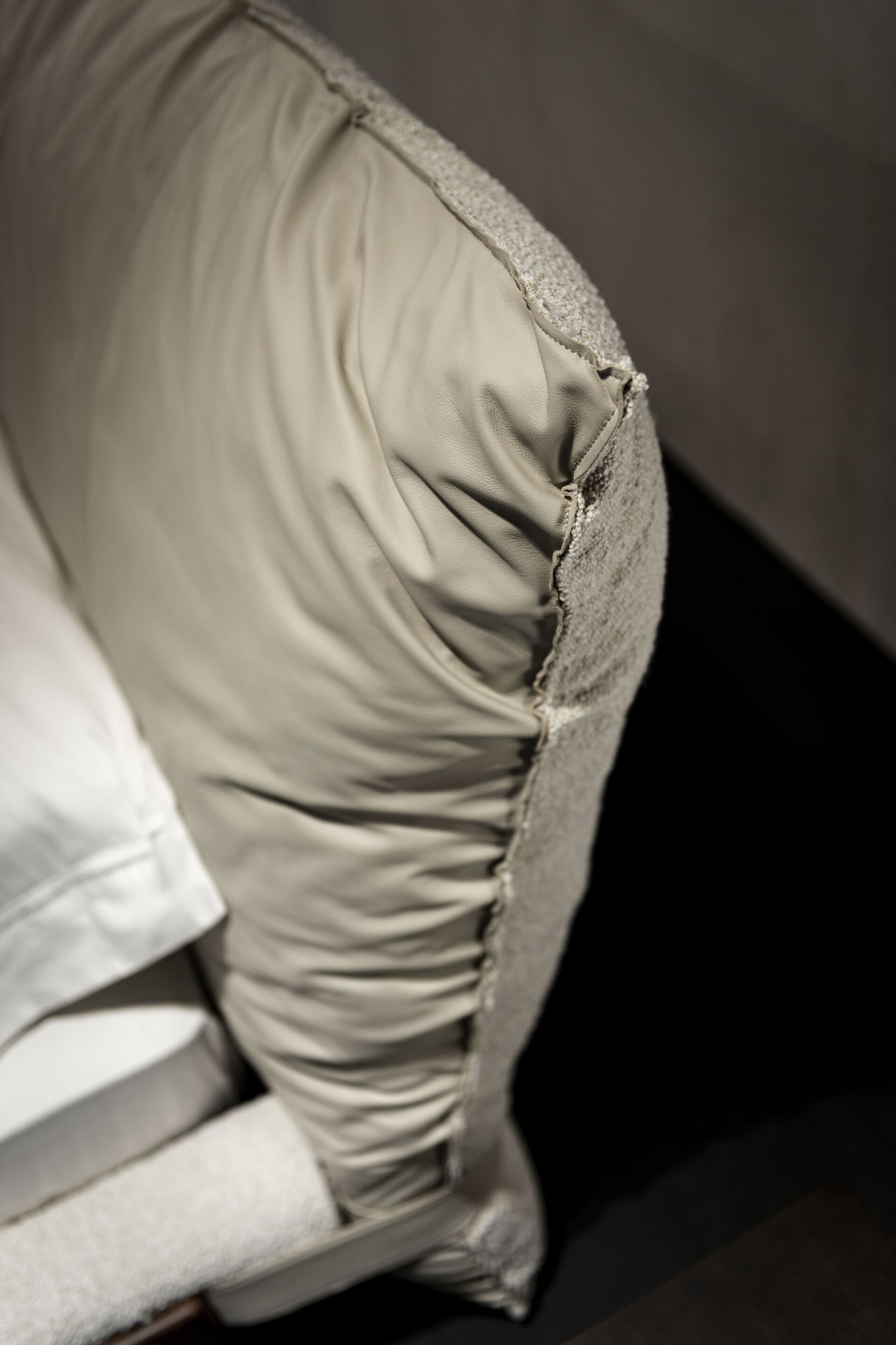 Двуспальная кровать с мягким изголовьем Cattelan italia PASCAL ARCH-00040740 - Вид №2