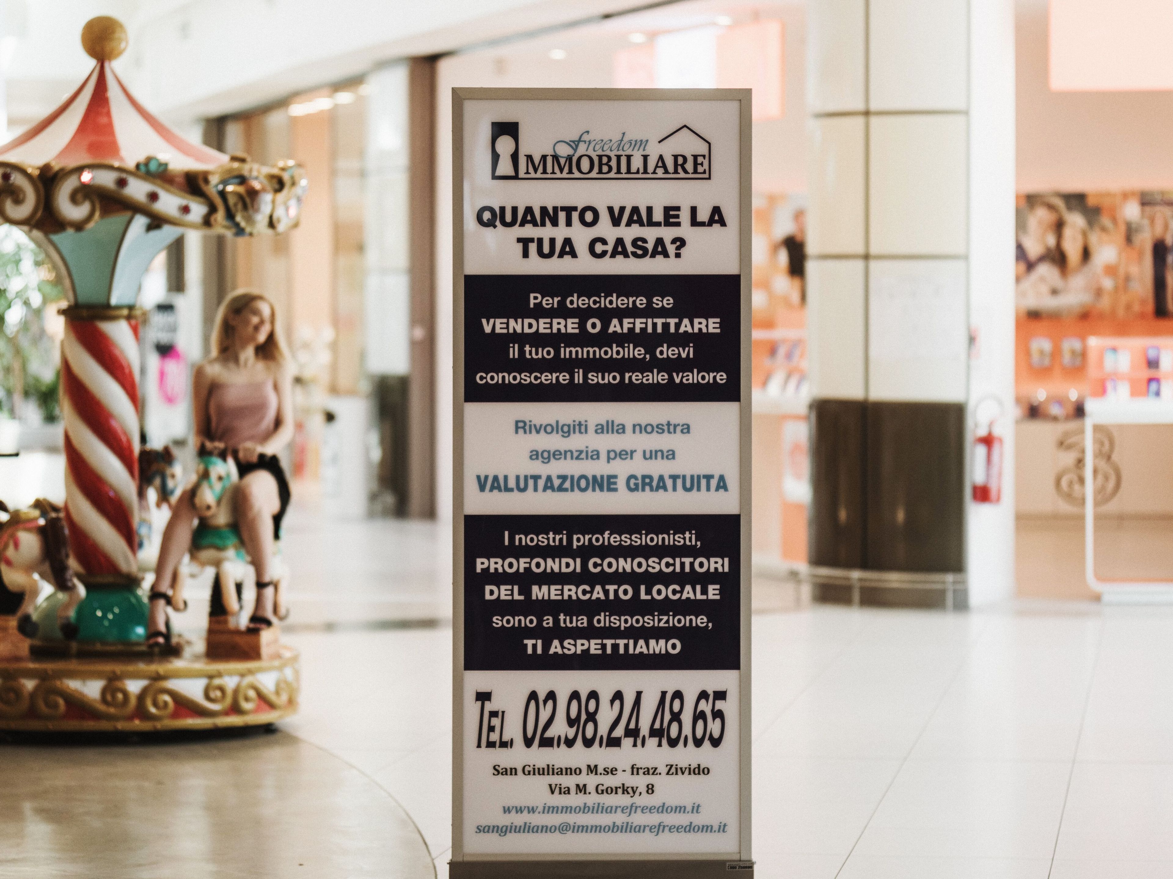 Дисплей с пола Studio Città концепция ARCH-00034473 - Вид №1