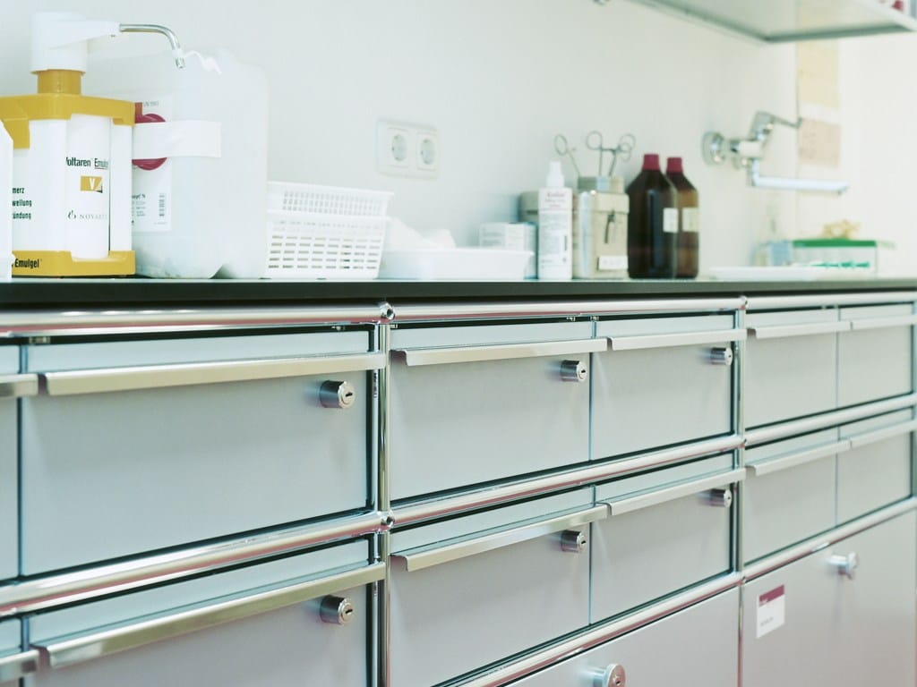 Металлический модульный низкий офисный шкаф USM USM Haller System ARCH-00017847 - Вид №18