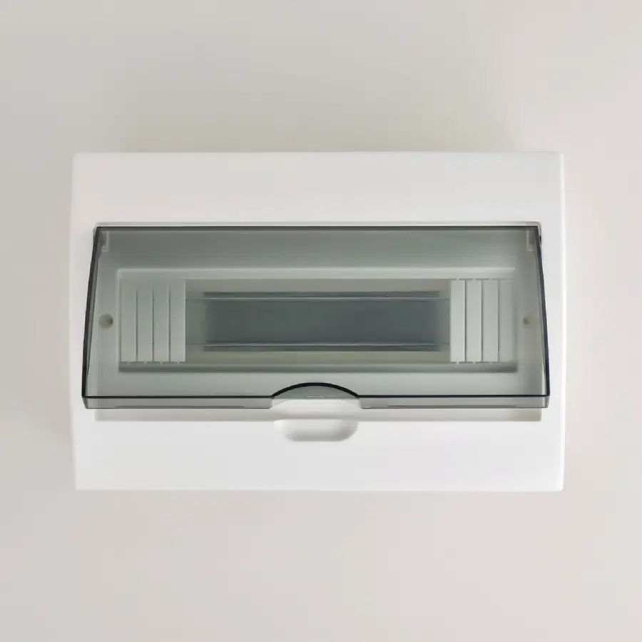 LUXRAY Бокс ЩРВ-П-12 LEZARD 731-1000-012