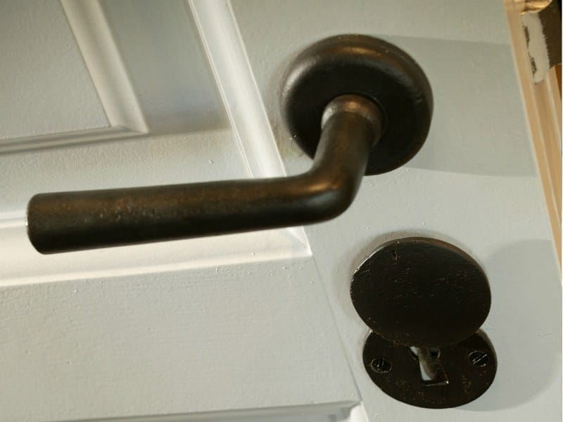 Железная ручка на розетке Dauby Pure® ARCH-00047941 - Вид №1