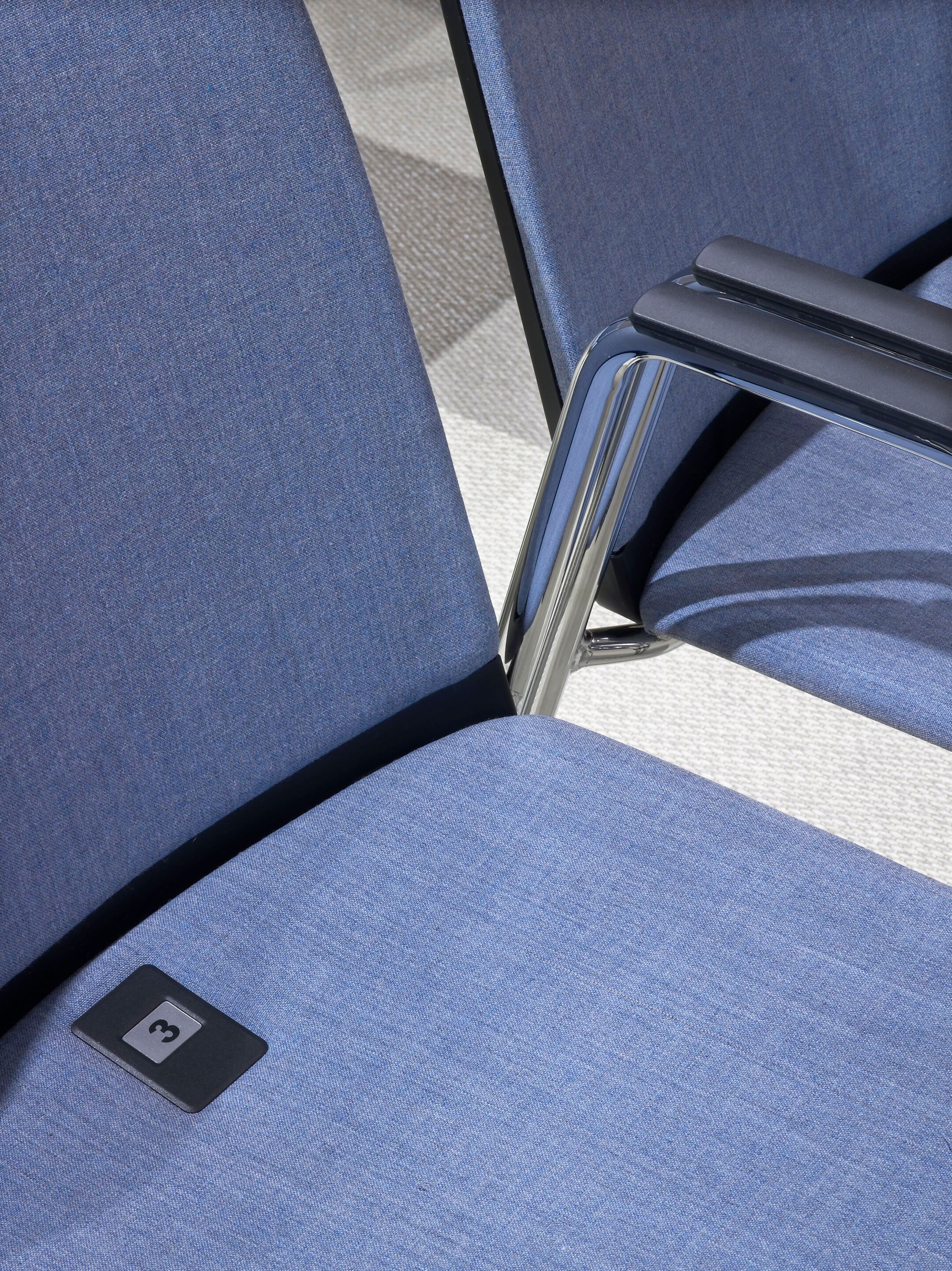 Тканевый стул для конференций с колесами Haworth Lively ARCH-00113354 - Вид №3