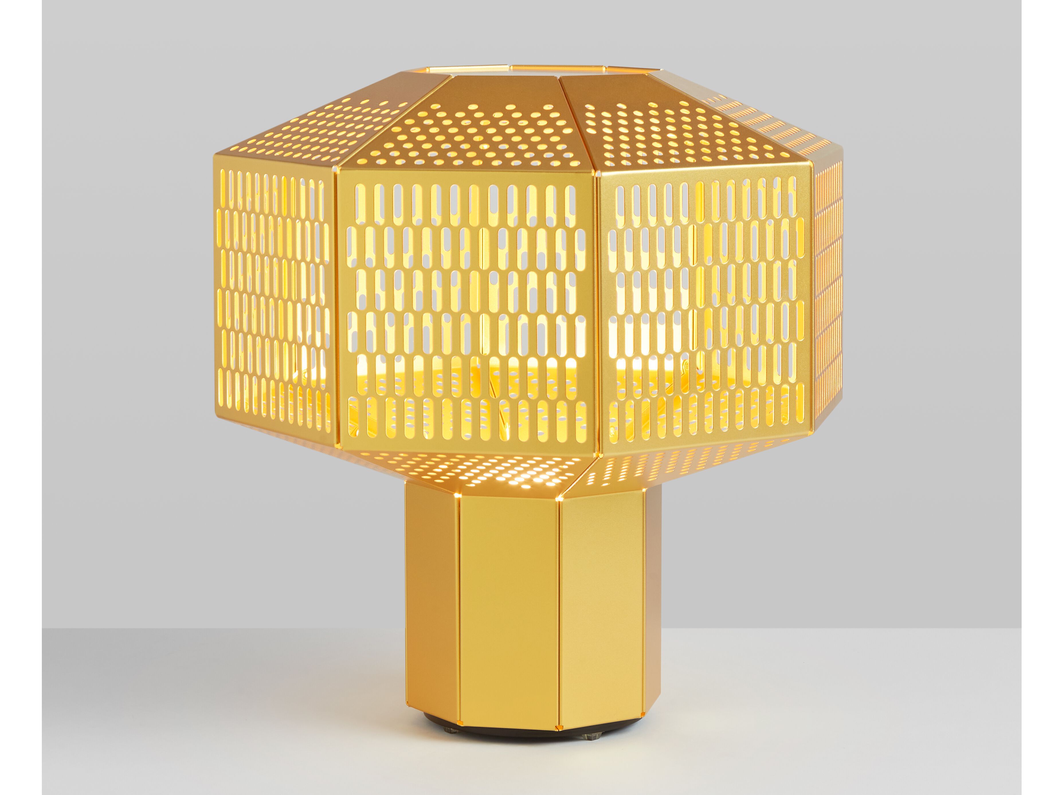 Стальная светодиодная настольная лампа с диммером PARACHILNA Ma-Rock ARCH-00115573