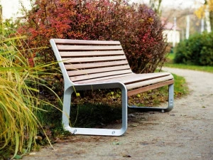 mmcité1 Скамейка из алюминия и дерева Portiqoa