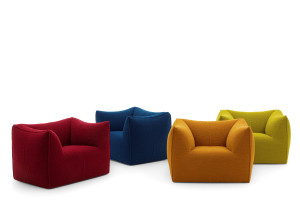 Кресло с подлокотниками