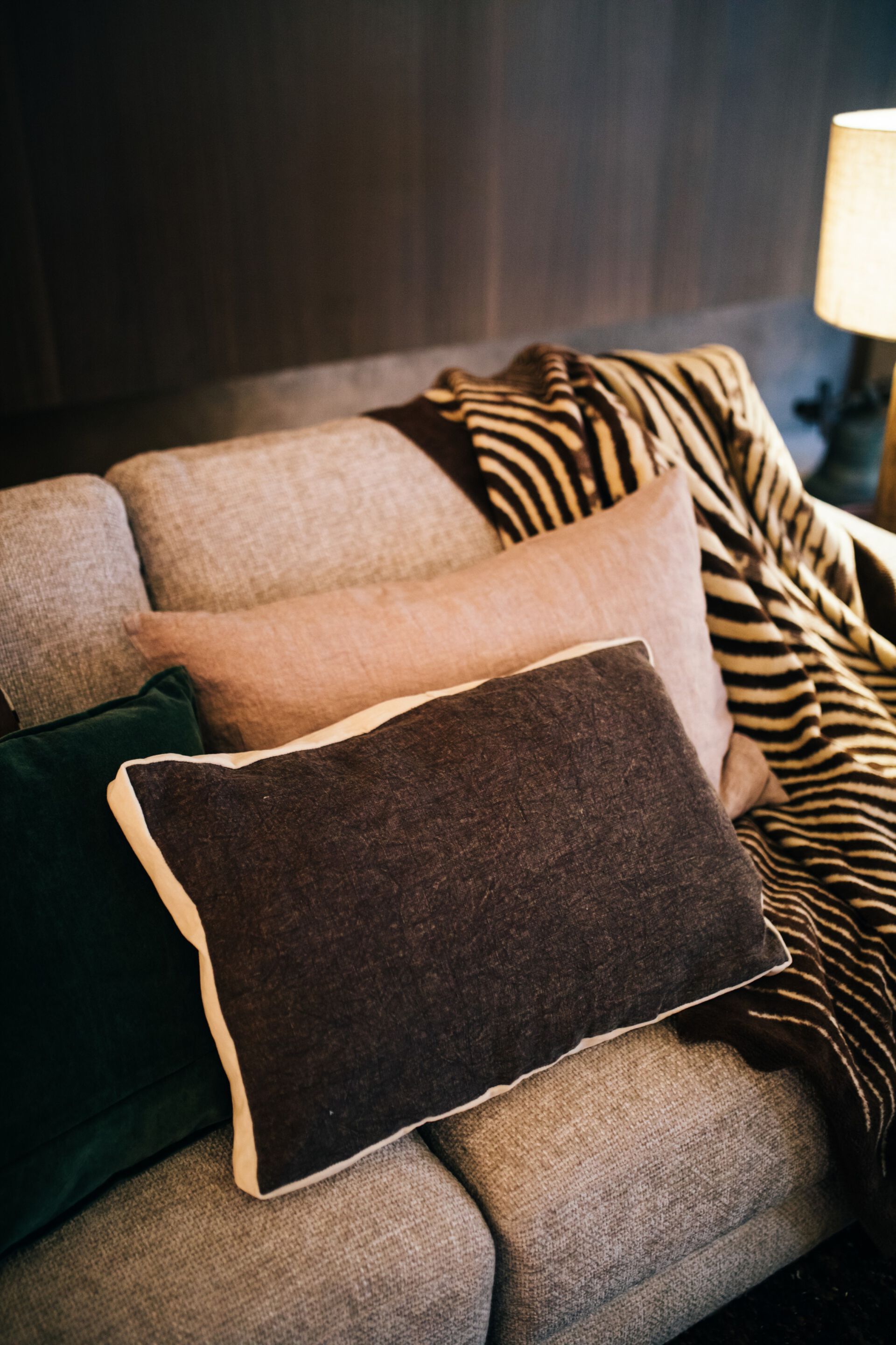 Льняная прямоугольная однотонная подушка POMAX BORDERS ARCH-00106515 - Вид №19