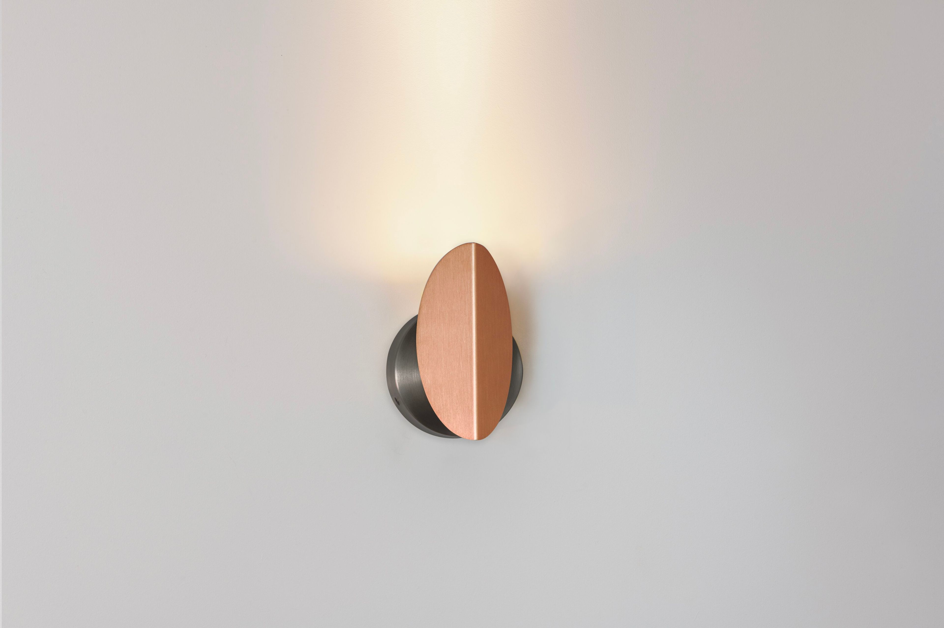 Латунный светодиодный настенный светильник CVL Luminaires Pirouette ARCH-00029238 - Вид №9