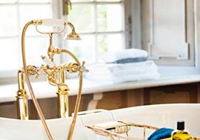 Gentry Home Смеситель для раковины мостик на 2 отверстия 200мм Mayfair Incalux GH101923 - Вид №1