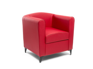 Кожаное кресло с подлокотниками