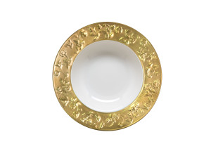 Фарфоровая тарелка