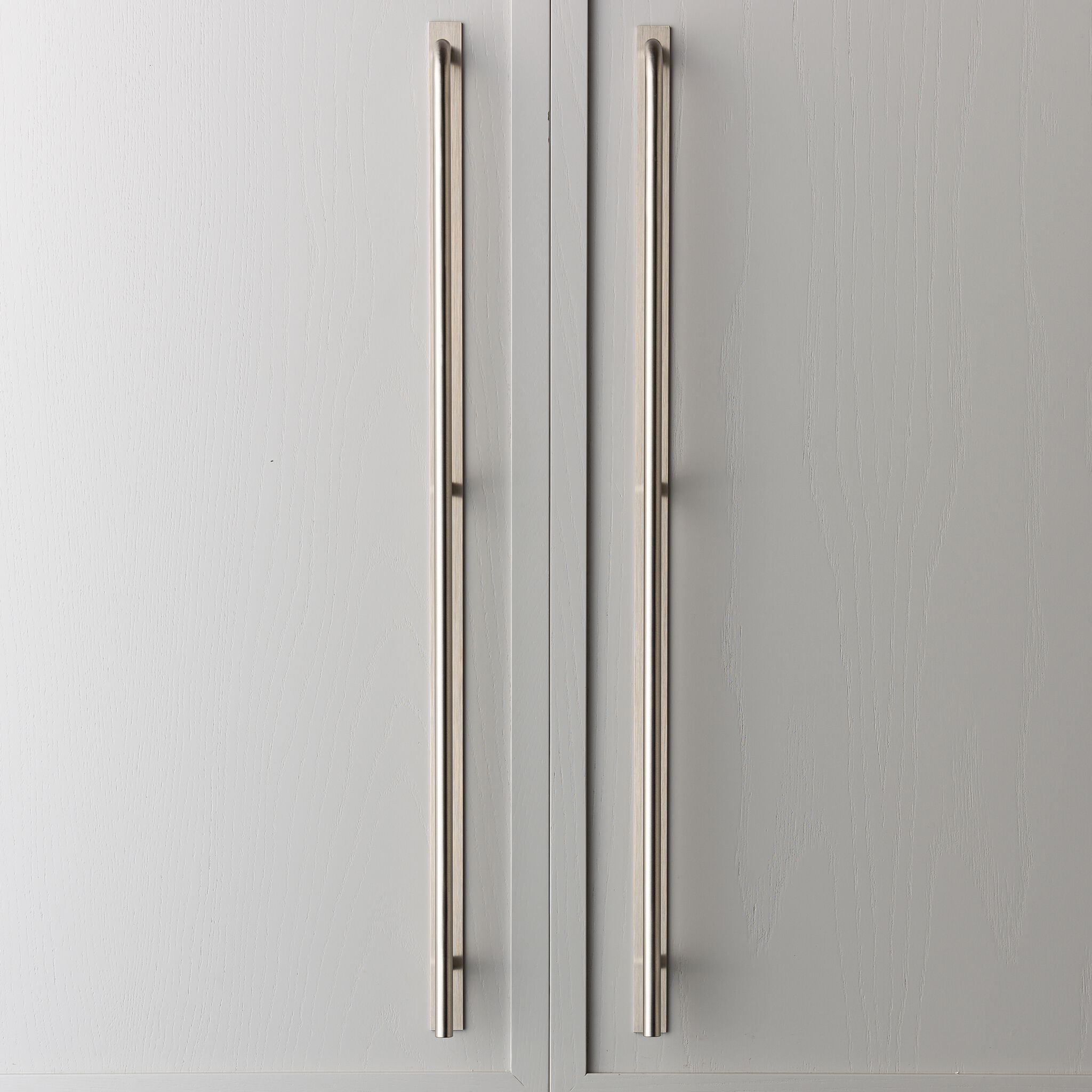 Латунная мебельная ручка на пластине Lo & Co Interiors Brera ARCH-00078711 - Вид №15