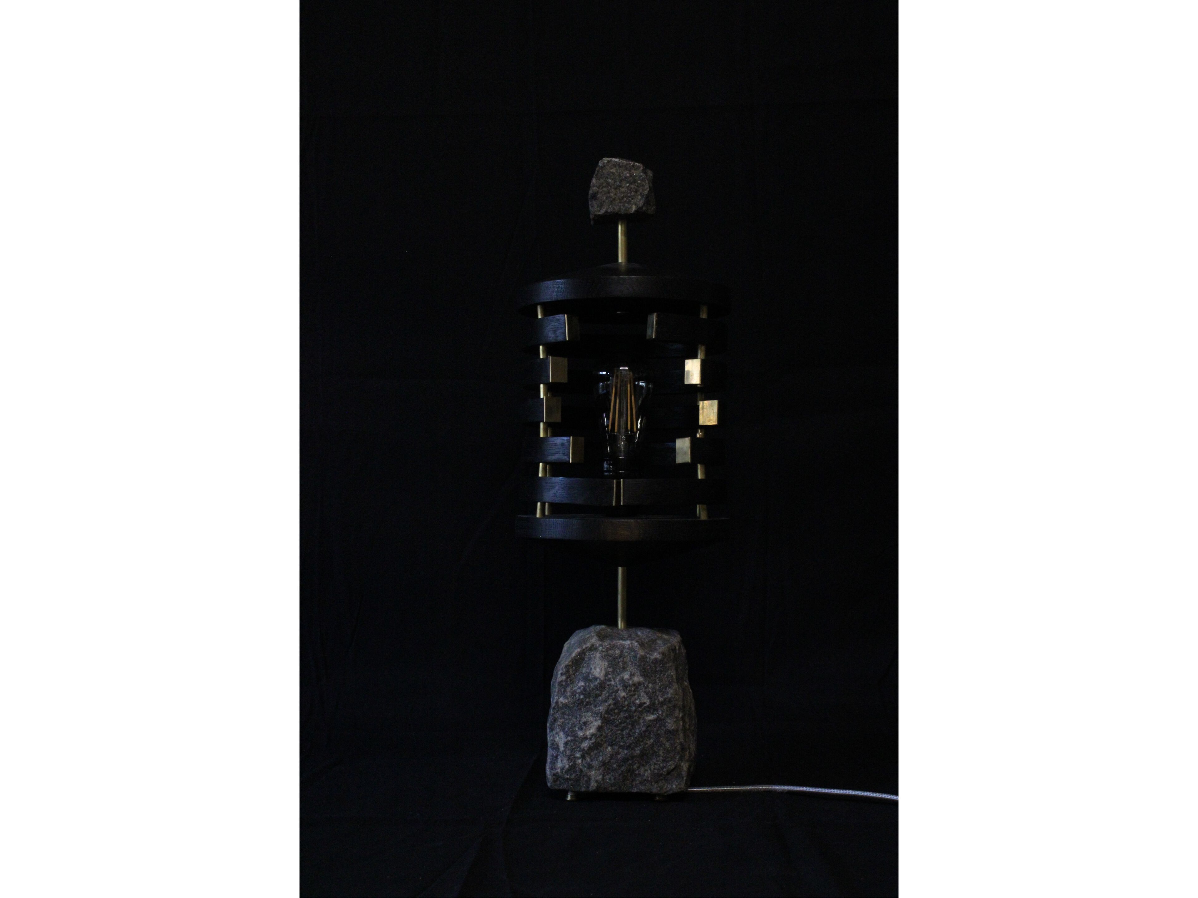 Деревянная настольная лампа LO Contemporary OBÄKE LIGHTING ARCH-00035503 - Вид №1