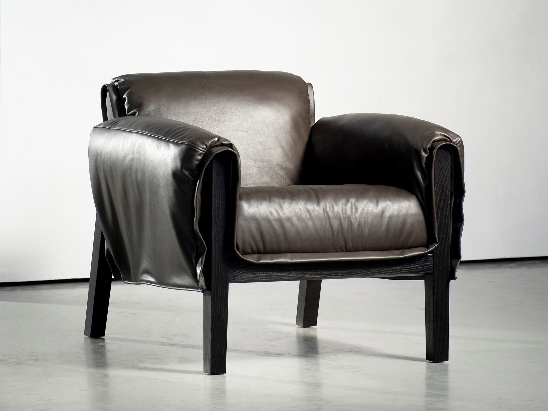 Кожаное кресло с подлокотниками Piet Boon KENT ARCH-00070565