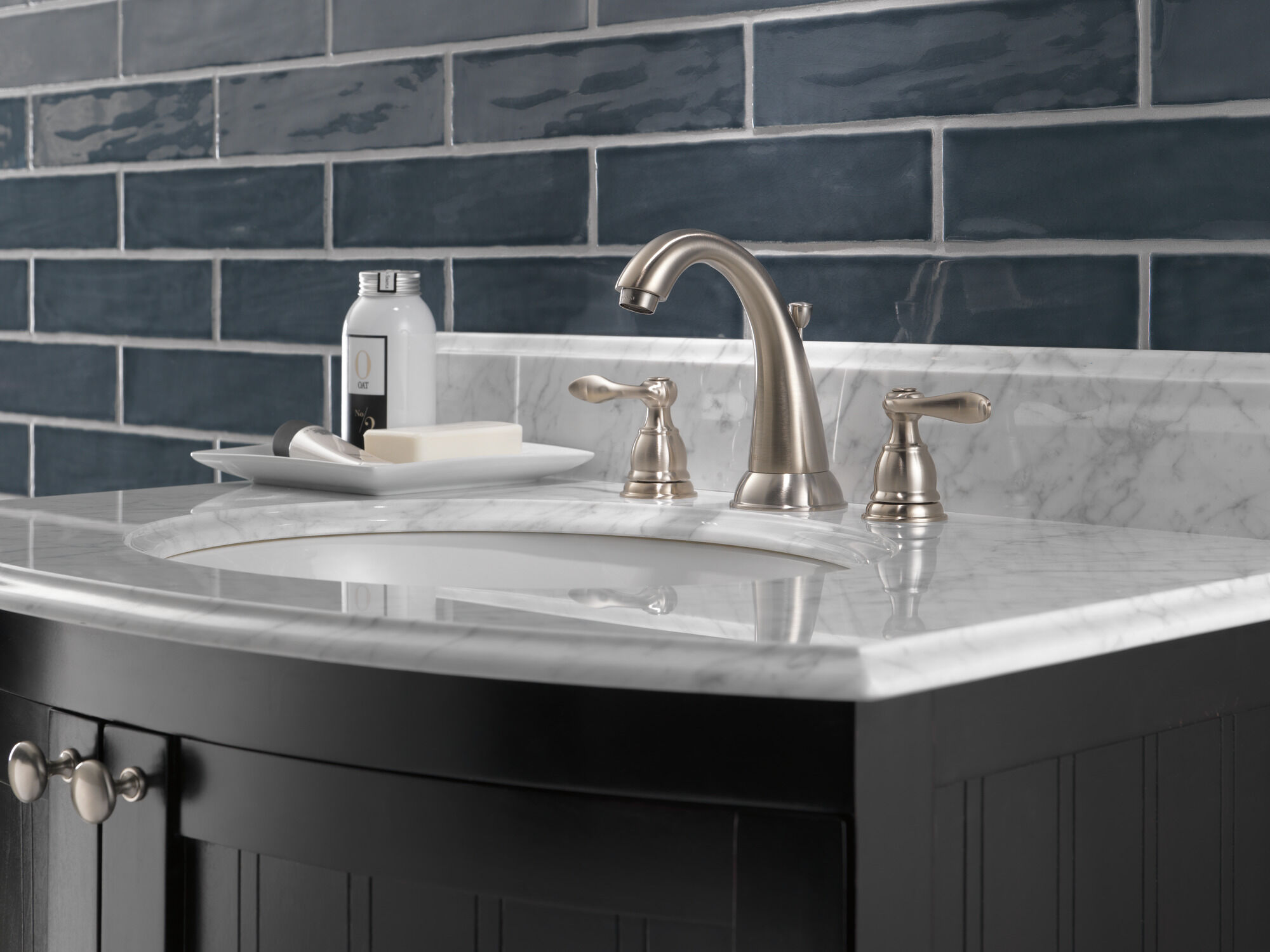 35996LF-BN-ECO Смеситель для ванной комнаты с двумя ручками Delta Faucet Windemere Матовый никель  - Вид №1