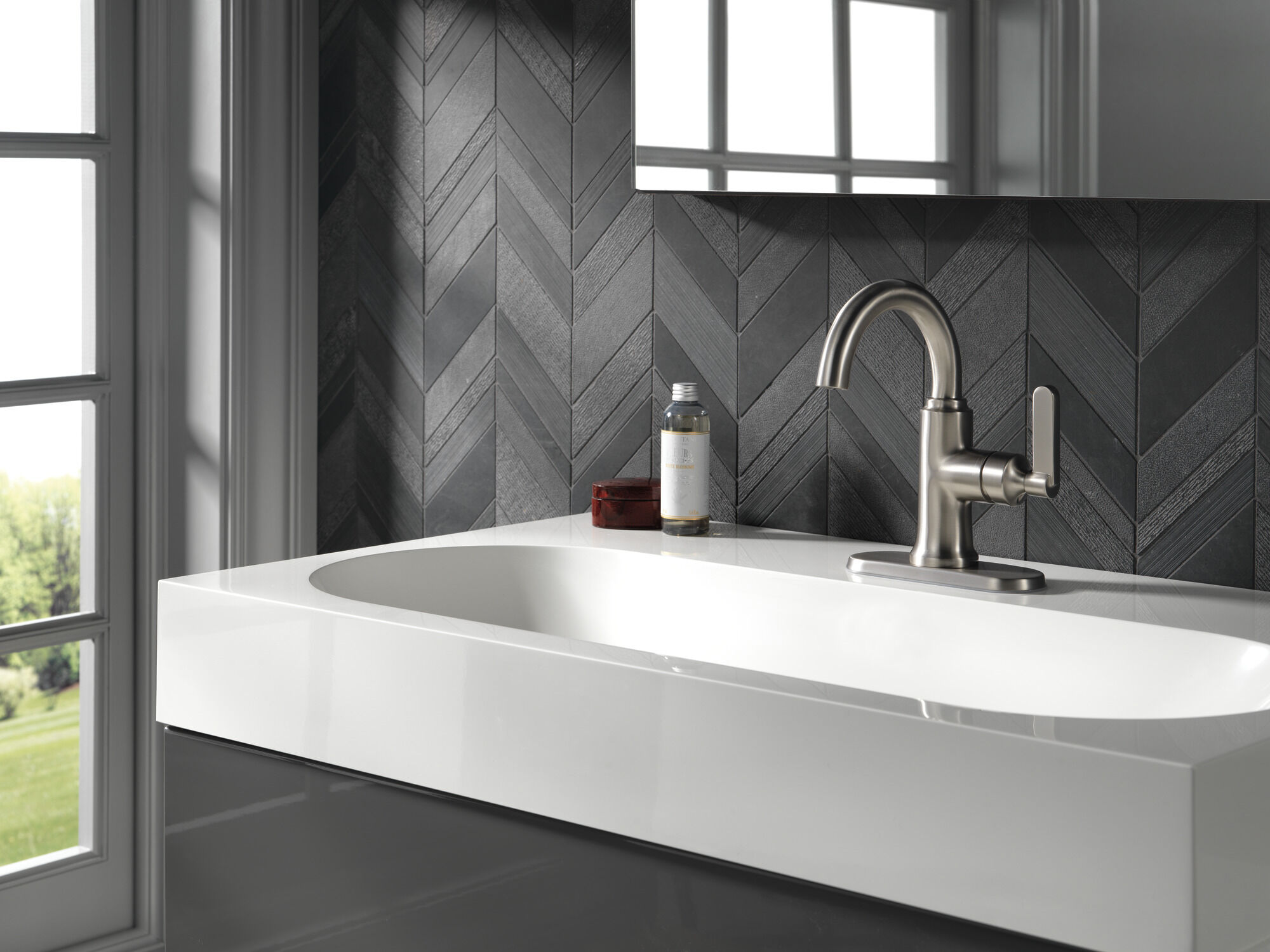 Смеситель для ванной с одной ручкой Delta Faucet 15769LF-SP - Вид №3