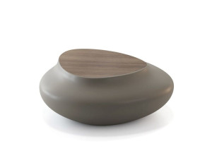 Журнальный столик из полиэфирной смолы и стекловолокна