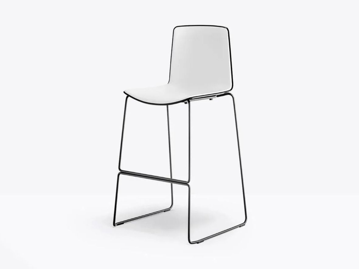 Штабелируемый табурет из полипропилена Pedrali Tweet ARCH-00094845