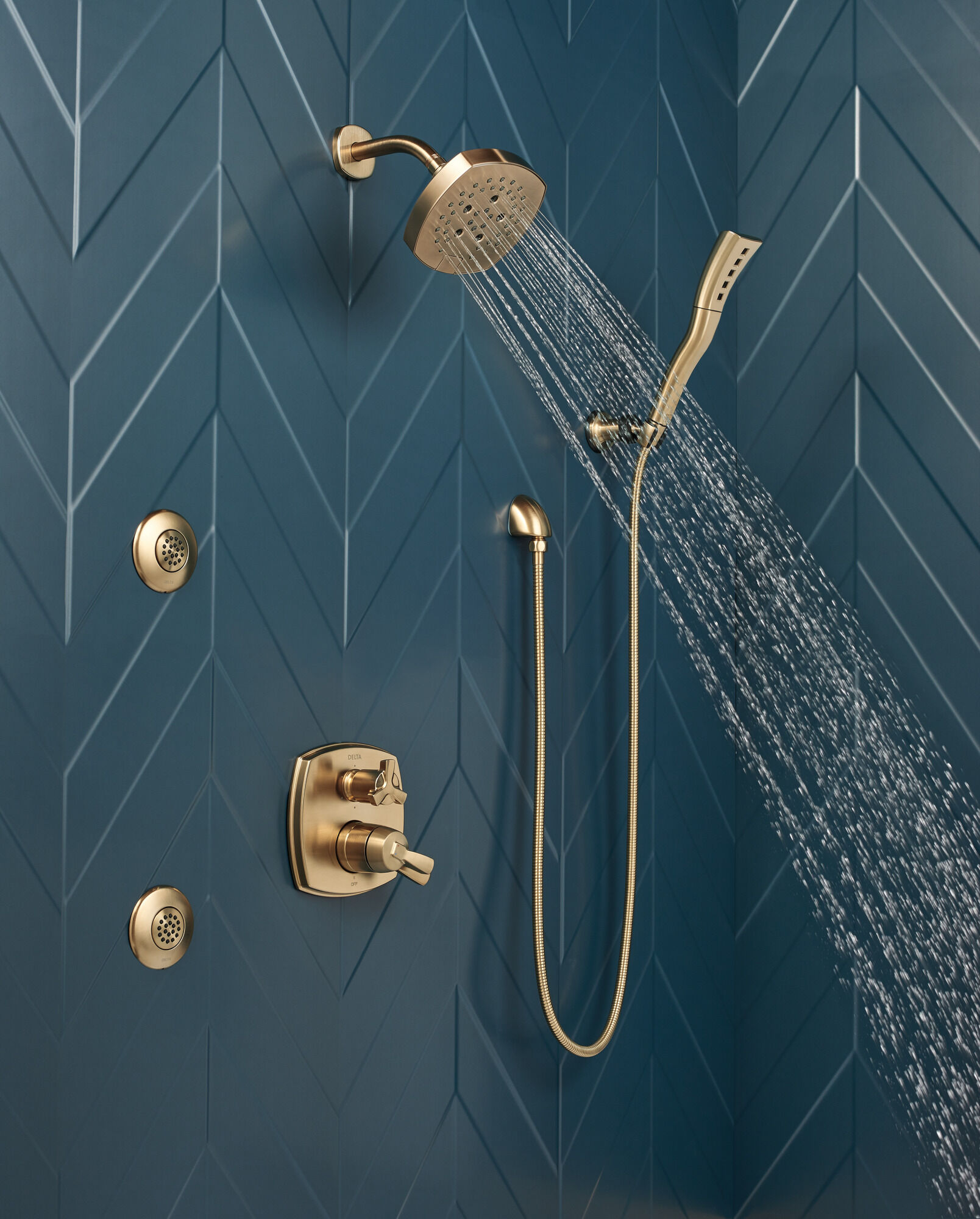 52663-CZ Насадка для душа H2Okinetic с 5 настройками Delta Faucet Universal Showering Шампанское бронза  - Вид №3