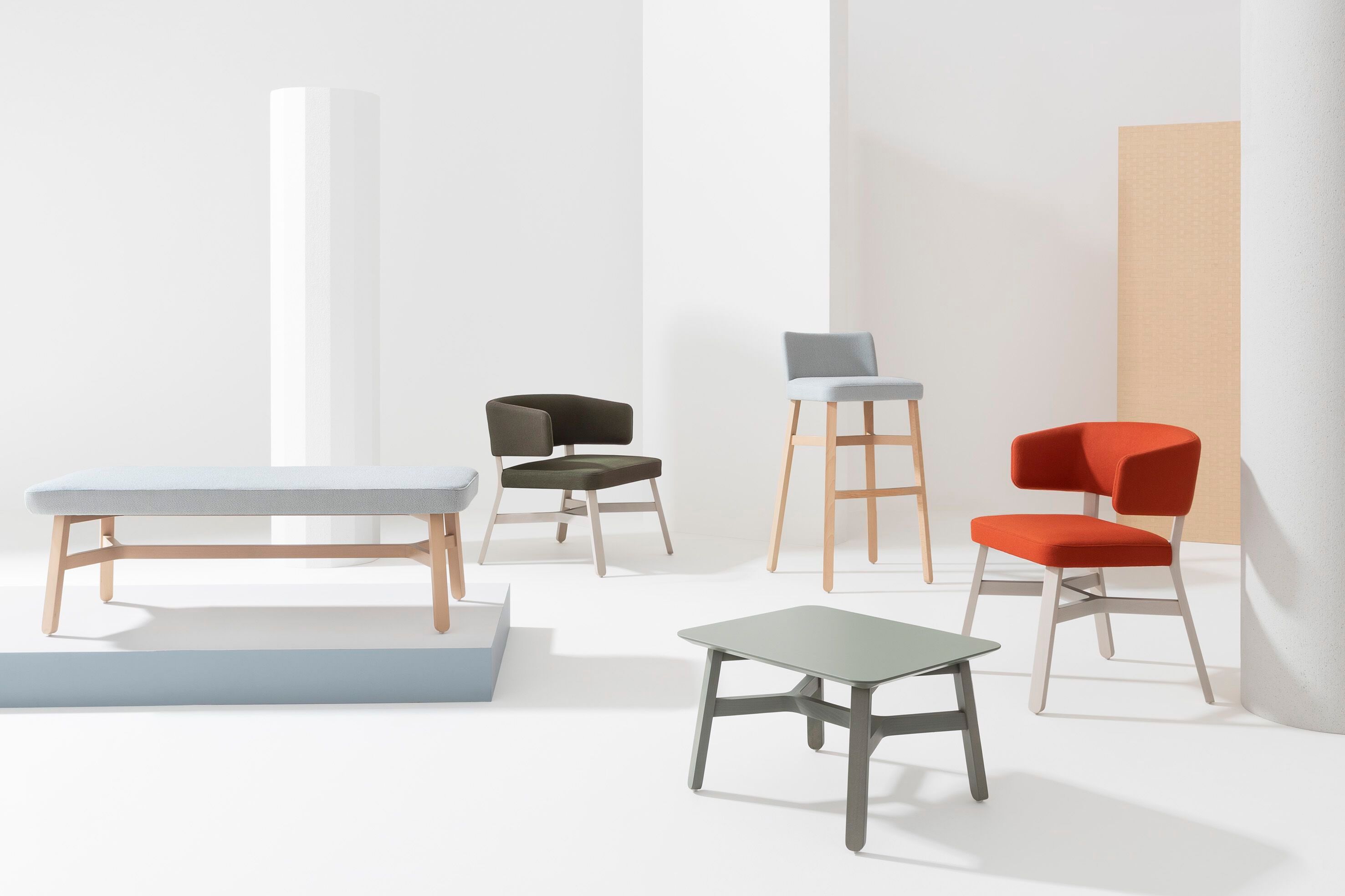 Кресло из бука с мягким сиденьем Billiani круассан ARCH-00000794 - Вид №2