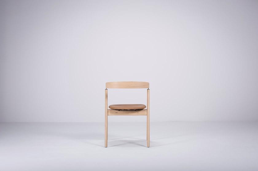 Gazzda Мягкое кожаное кресло с подлокотниками с открытой спинкой Ava 0fe - Вид №2