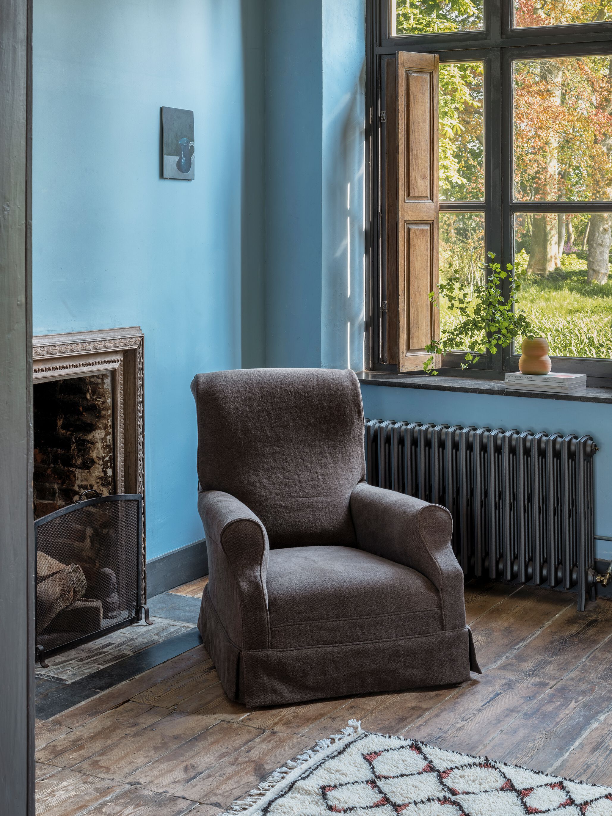 Тканевое кресло с подлокотниками Collett & Victor ADAM ARCH-00007215